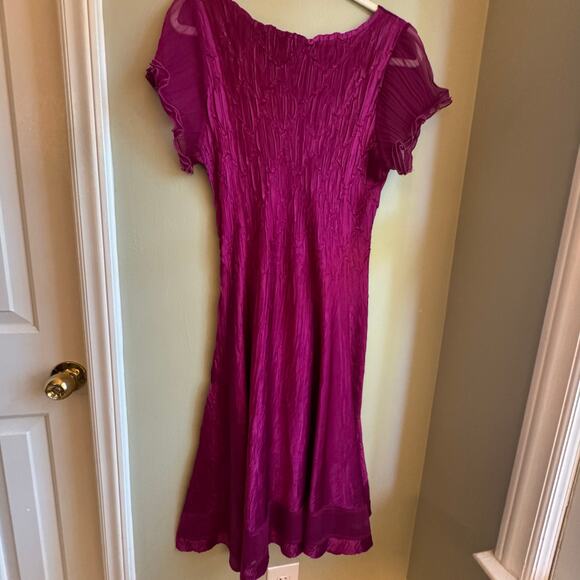 Komarov Fuchsia Purple Short Sleeve V-neck Midi Dress Sheer Sleeves Crinkle XL - Picture 7 of 8